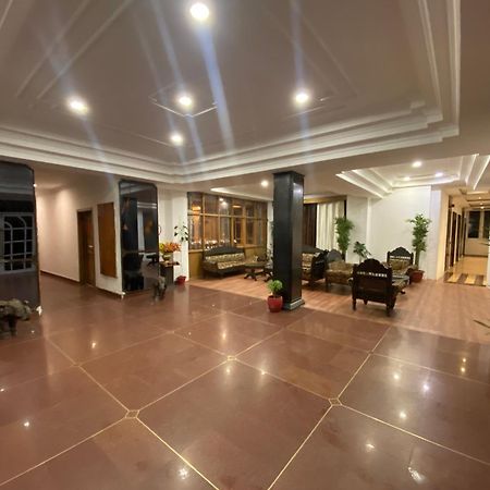 Grand Him Queen Ac Centralized Dharamshala Exterior foto