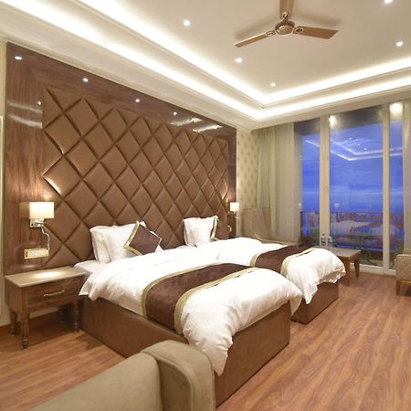Grand Him Queen Ac Centralized Dharamshala Exterior foto