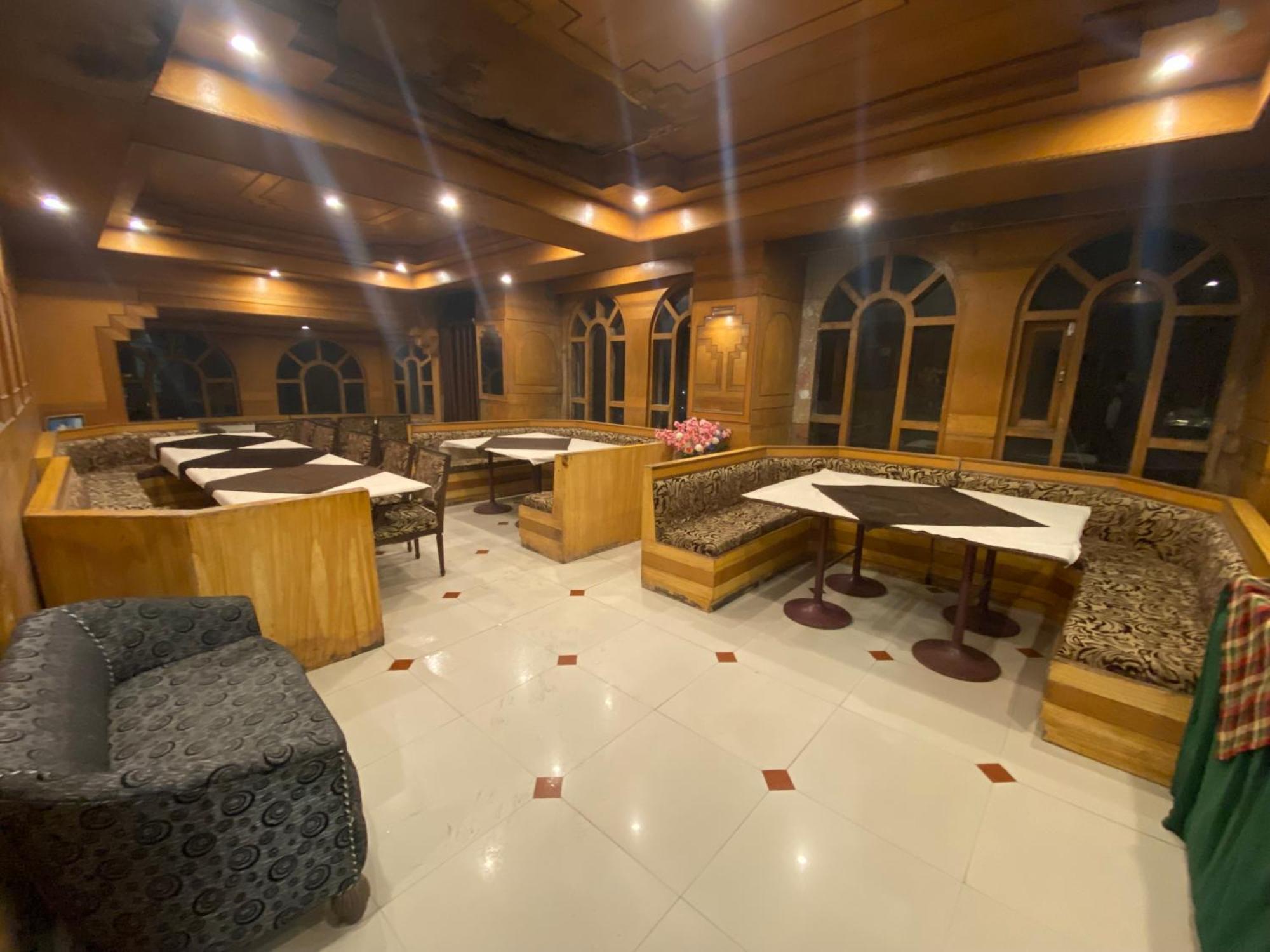 Grand Him Queen Ac Centralized Dharamshala Exterior foto