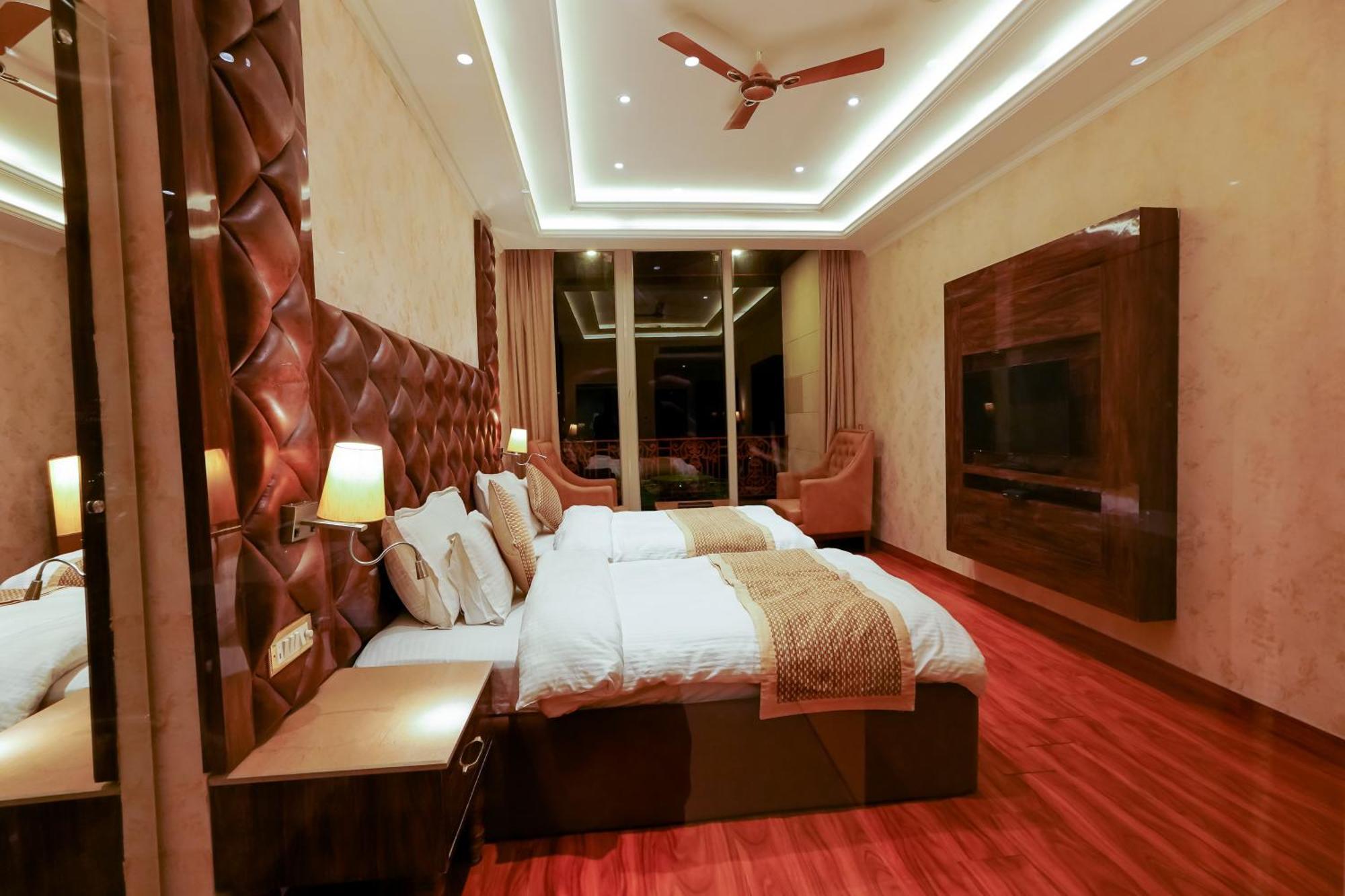 Grand Him Queen Ac Centralized Dharamshala Exterior foto