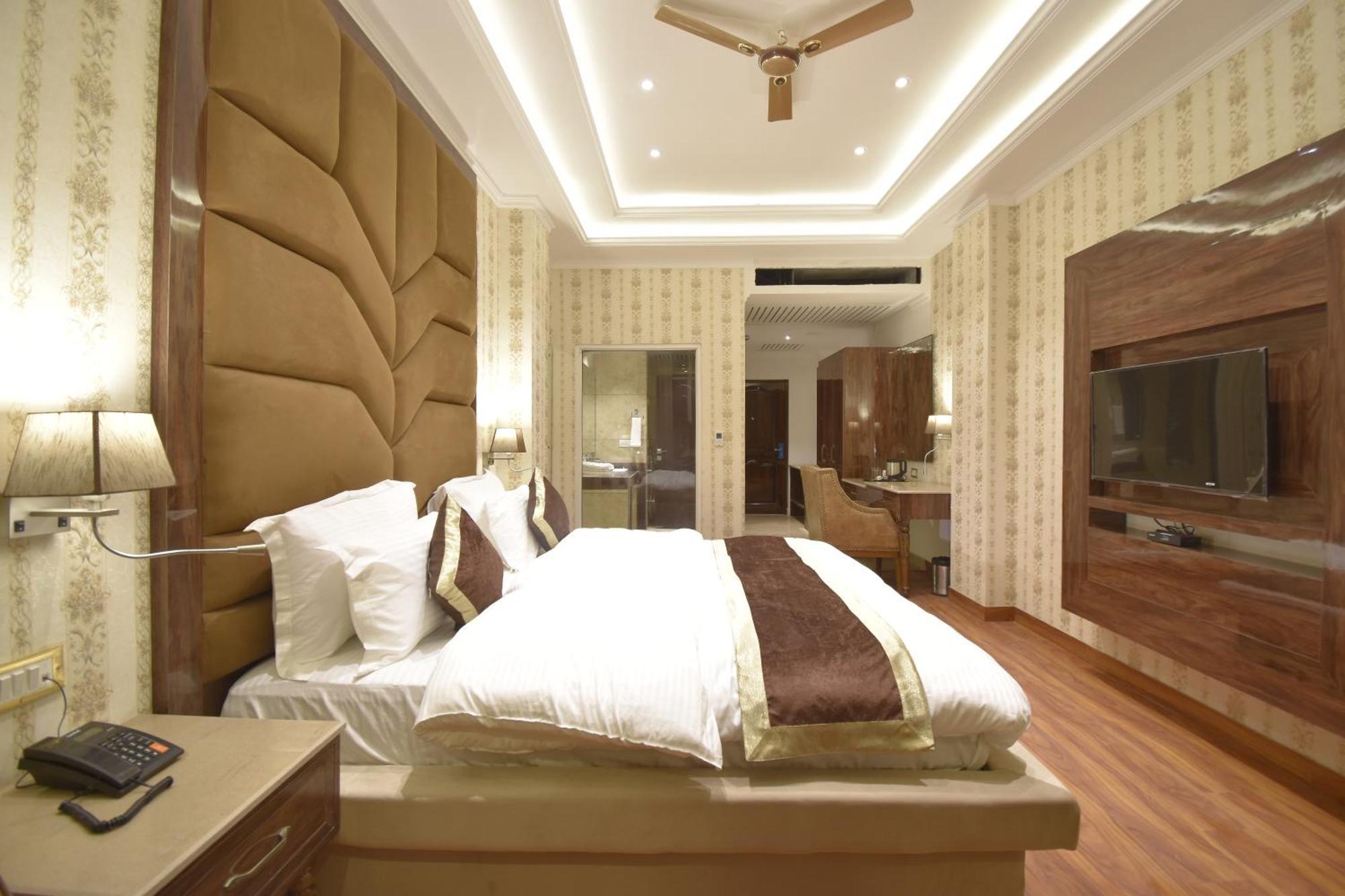 Grand Him Queen Ac Centralized Dharamshala Exterior foto