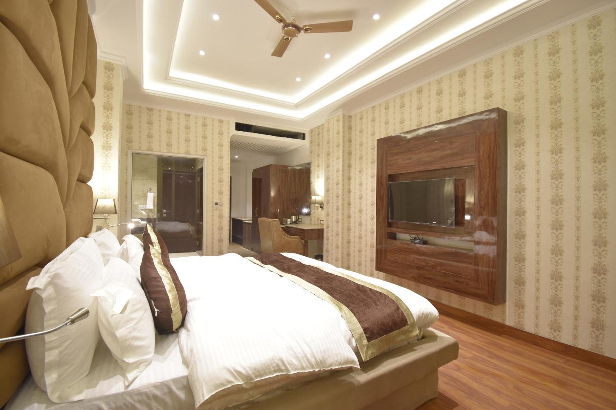 Grand Him Queen Ac Centralized Dharamshala Exterior foto
