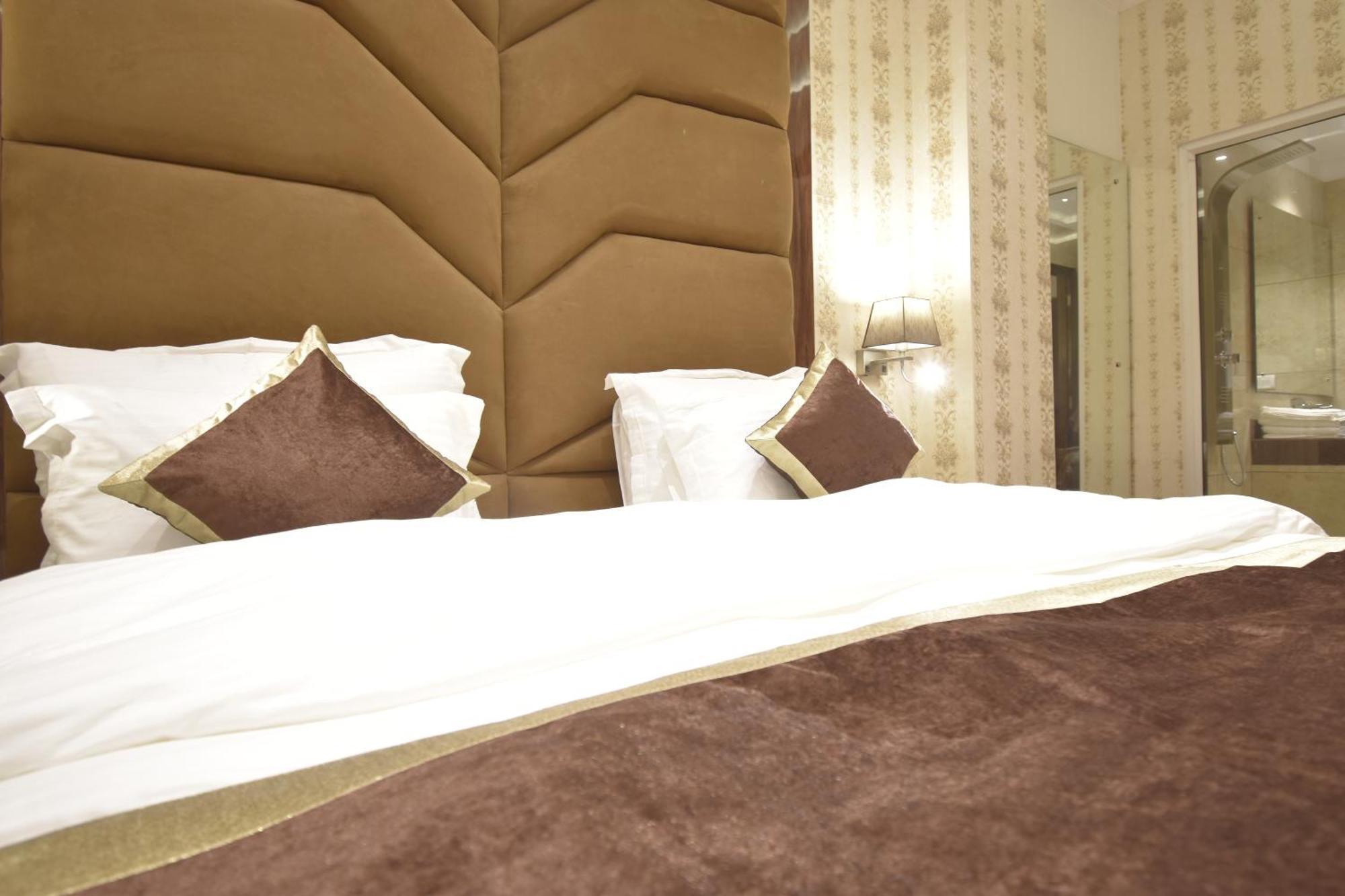 Grand Him Queen Ac Centralized Dharamshala Exterior foto