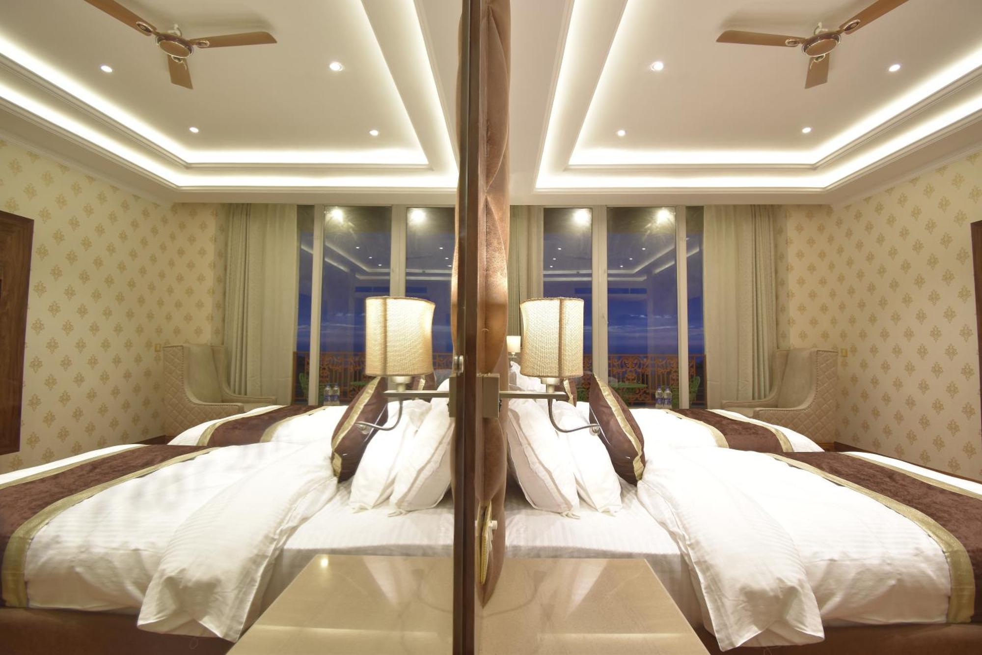 Grand Him Queen Ac Centralized Dharamshala Exterior foto